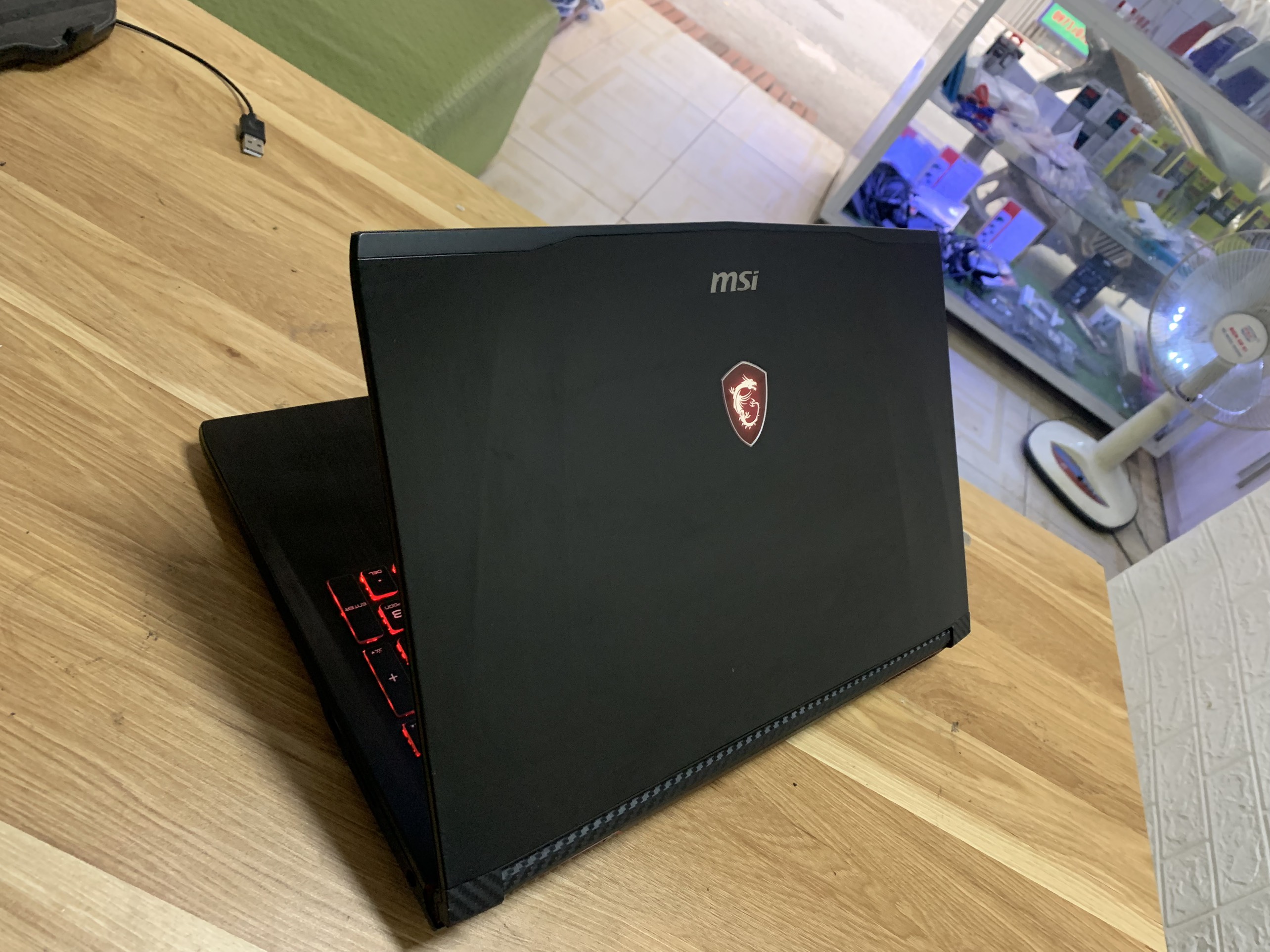 Msi core i7 7700HQ ram 16gb ssd 128gb+HDD 1Tb VGA GTX 1050Ti 4gb DDR5 màn 15,6 inch Full HD phím Led